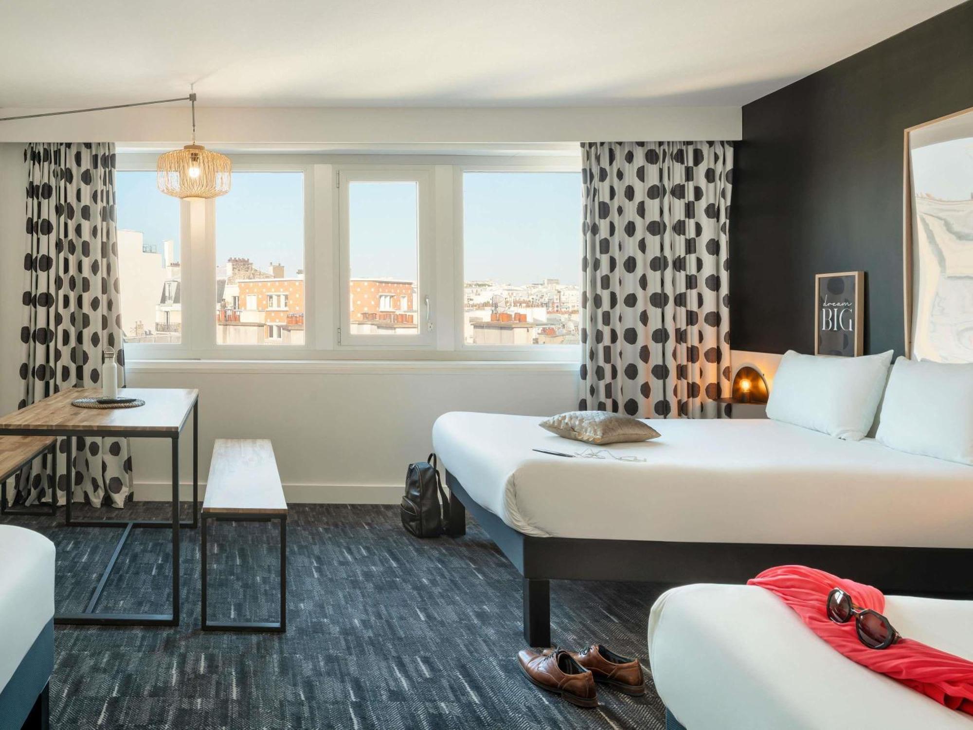 Standard Family Suite One Double Bed Twin Beds