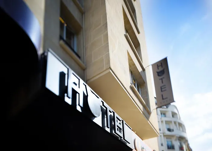 Hotel Le Chat Noir Parigi